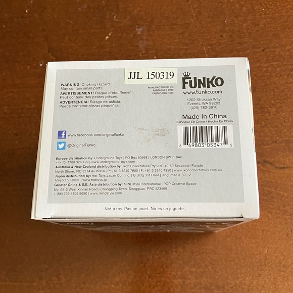 NIB The Arrow Unmasked FunkPop - Picture 2 of 6